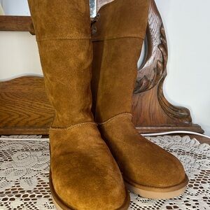 Koolaburra Tan Suede Winter Boots